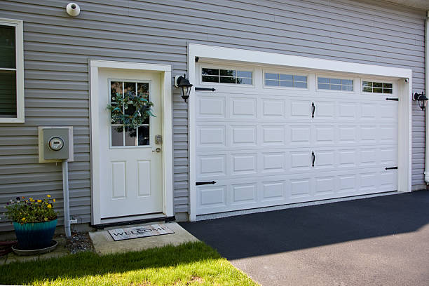 24/7 Emergency Garage Door Panel Replacement experts in Mountain Green, UT